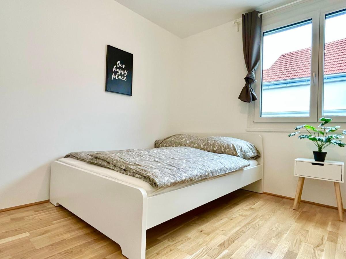 80 M2 - Terrace - Free Parking Apartment Wina Bagian luar foto