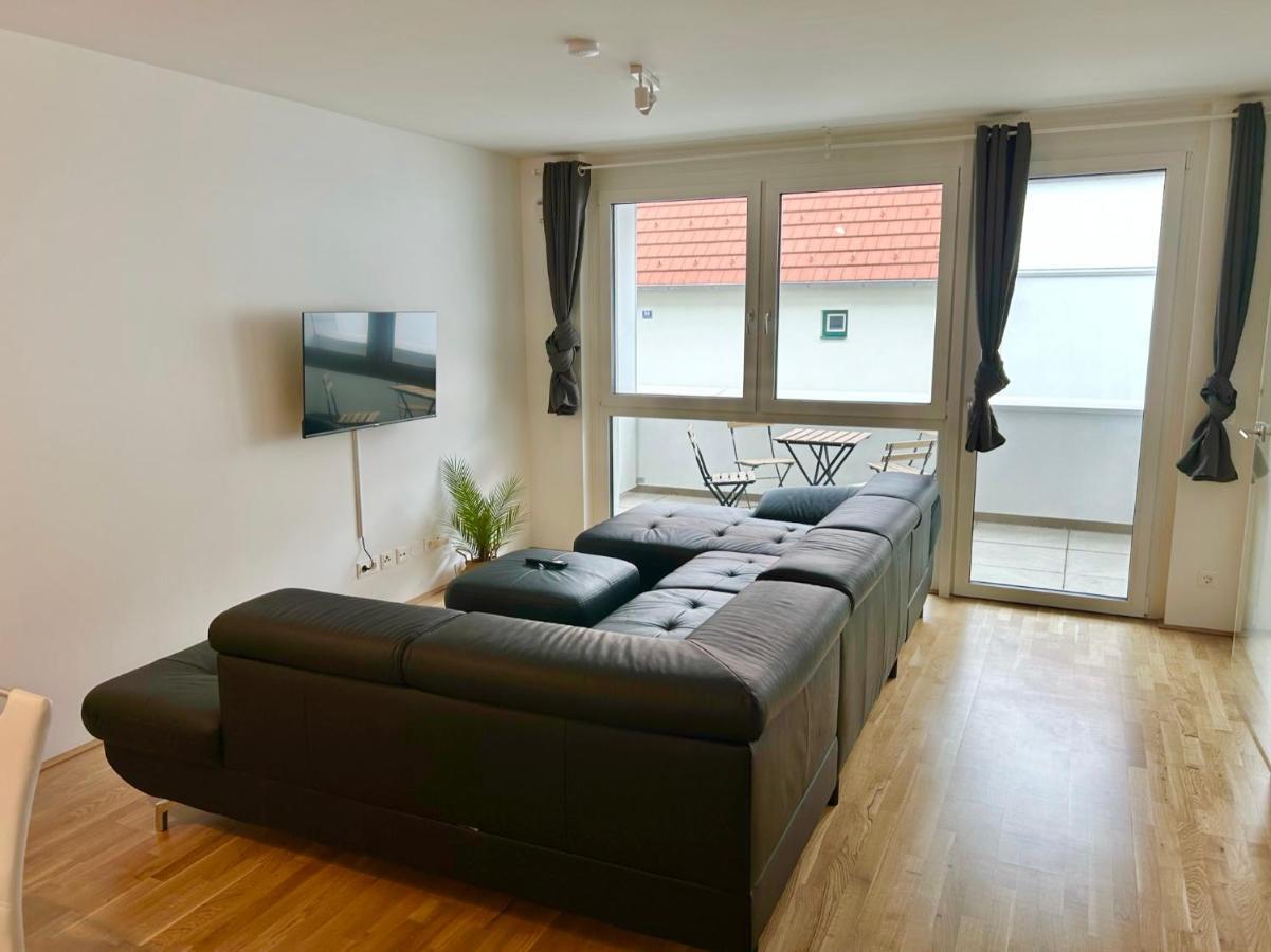 80 M2 - Terrace - Free Parking Apartment Wina Bagian luar foto
