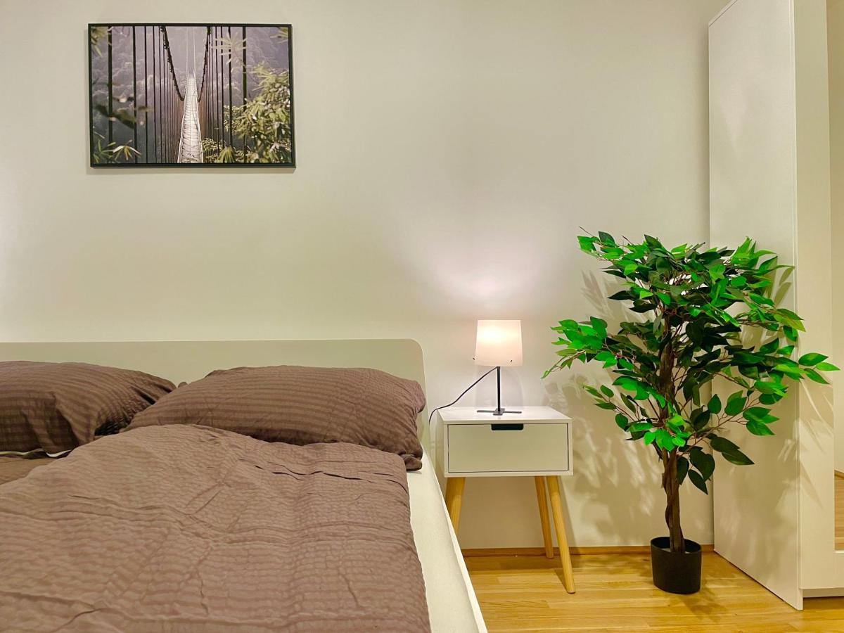 80 M2 - Terrace - Free Parking Apartment Wina Bagian luar foto