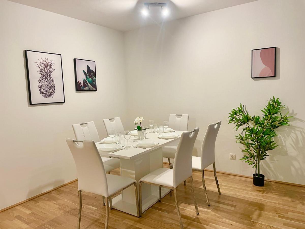80 M2 - Terrace - Free Parking Apartment Wina Bagian luar foto